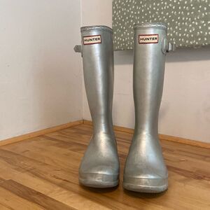Hunter Metallic Silver Tall Rubber Rain Boots Size 6